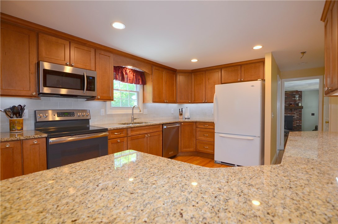 49 Leuba Road Coventry, RI 02816 - Photo 7 of 29