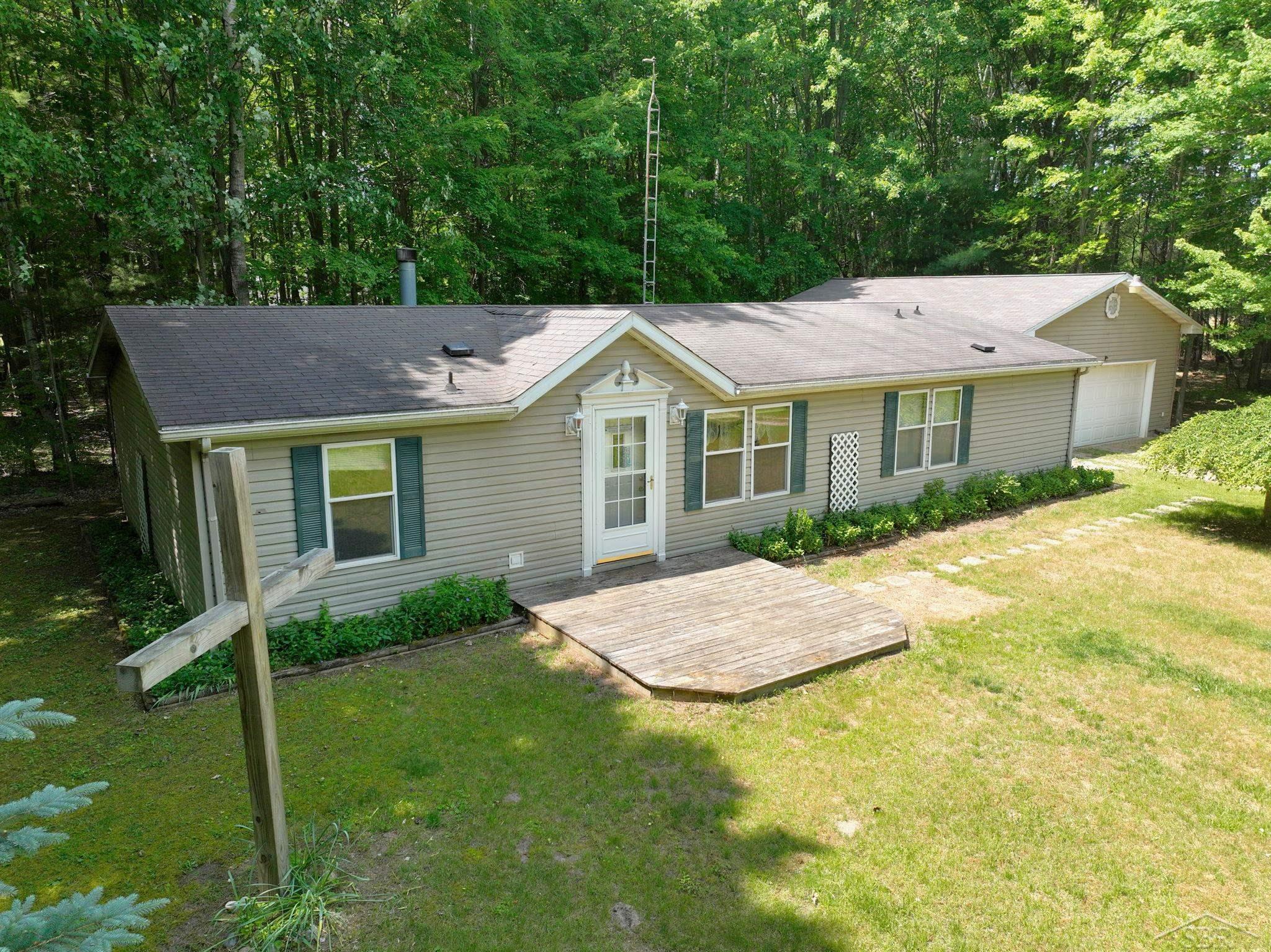 4524 Caine Road Vassar, MI 48768 - Photo 2 of 34 50112323-1.JPG