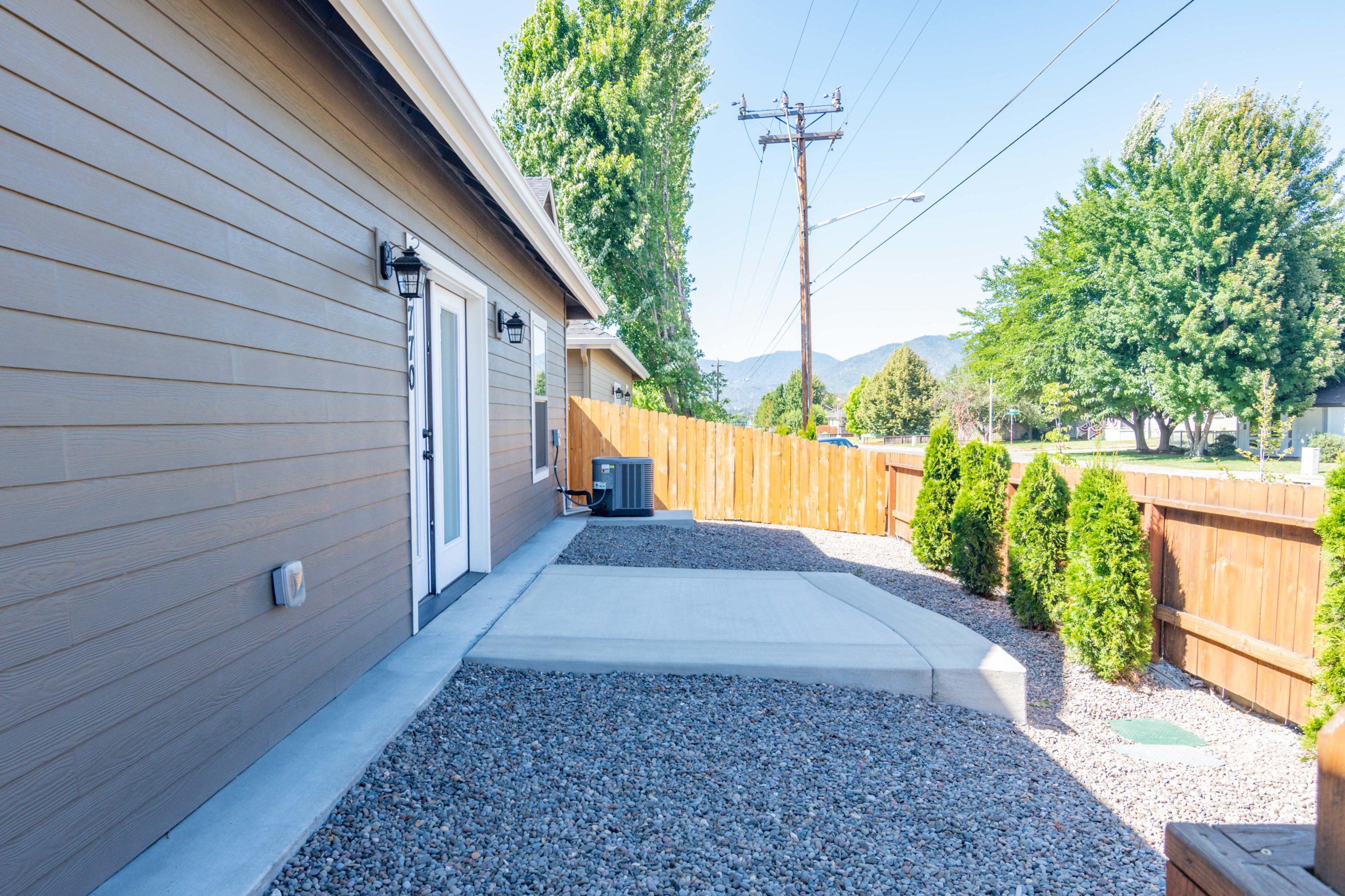 1770 Harbeck Road Grants Pass, OR 97527 - Photo 25 of 31 1770 Harbeck-21