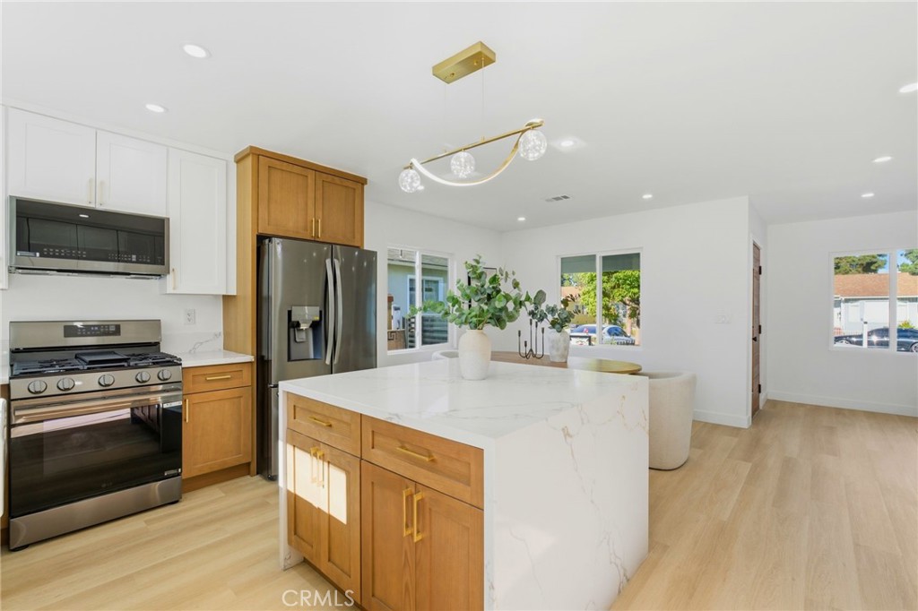 3516 Roxanne Avenue Long Beach, CA 90808 - Photo 11 of 32