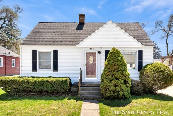 $299,900 | 1322 Waverly Avenue, Grand Haven, MI 49417