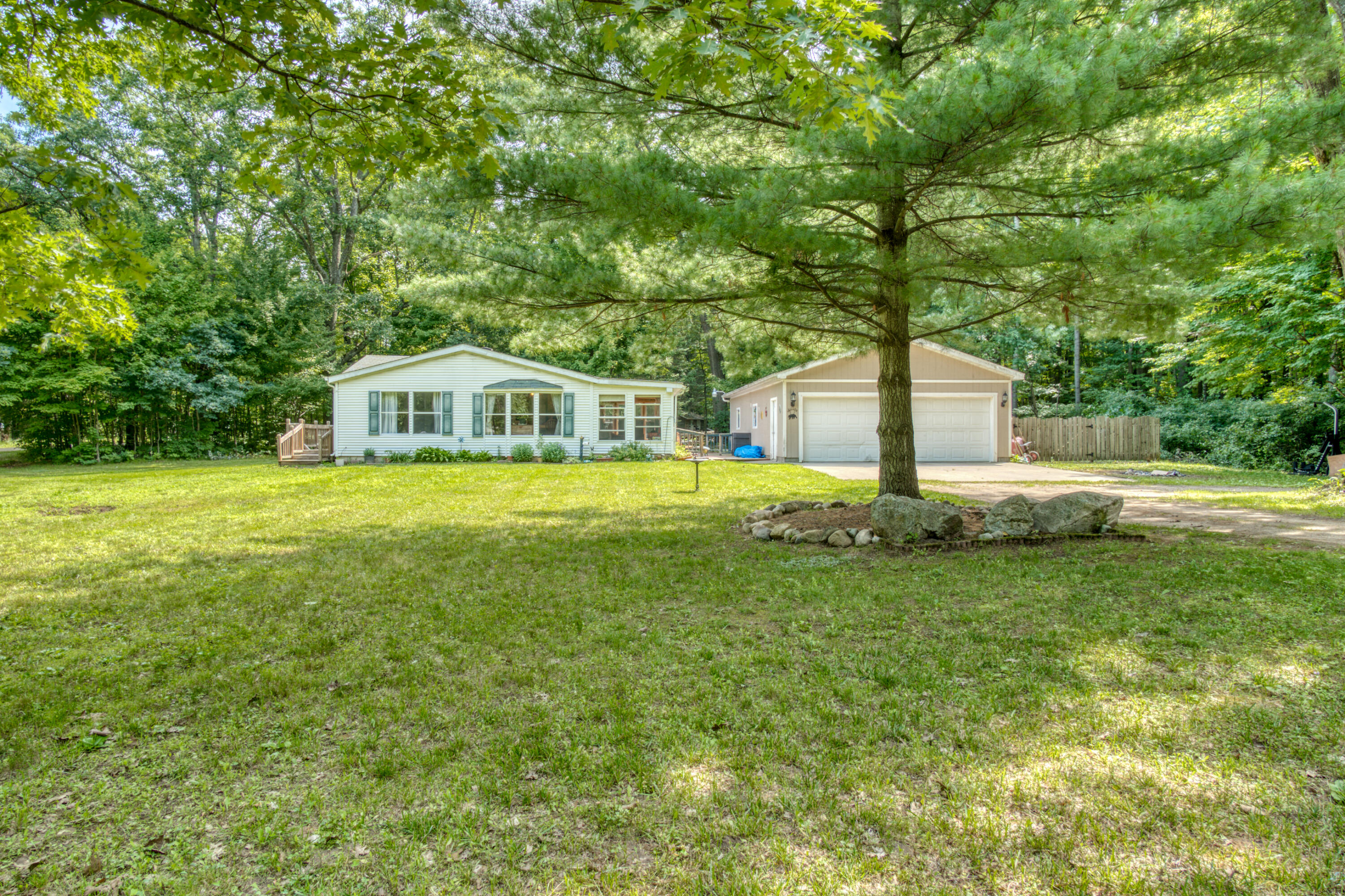1342 Douglas Road Harrison, MI 48625 - Photo 5 of 38 DSC09792_3