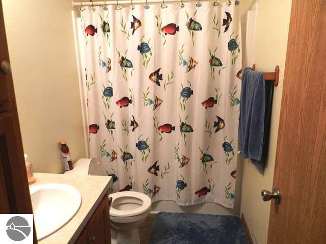 715 Thomas Road South Boardman, MI 49680 - Photo 19 of 33 1801515-18.JPG