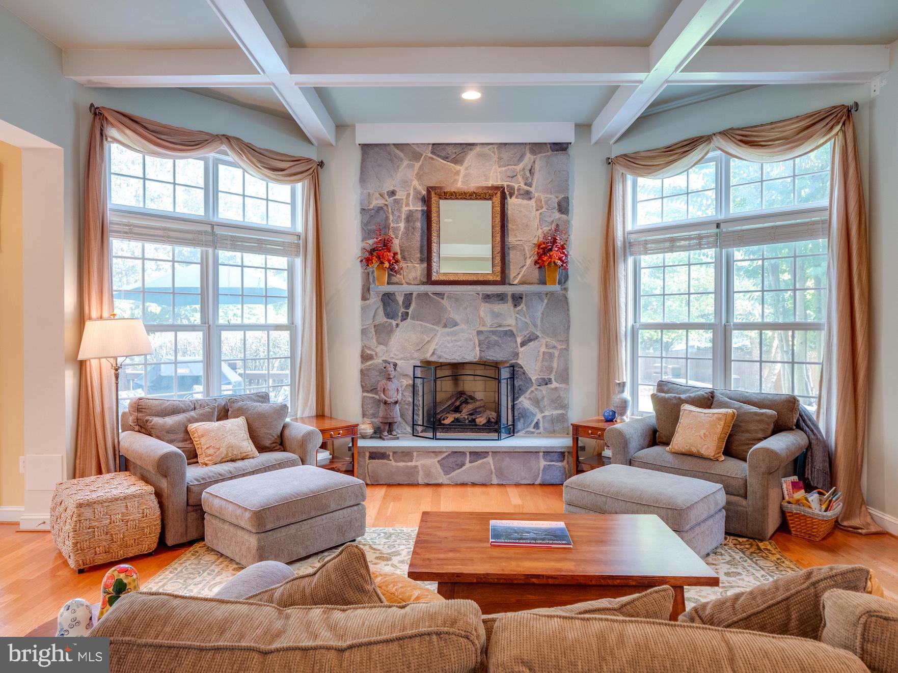 2015 Woodford Road Vienna, VA 22182 - Photo 13 of 73 Main Floor Family Room