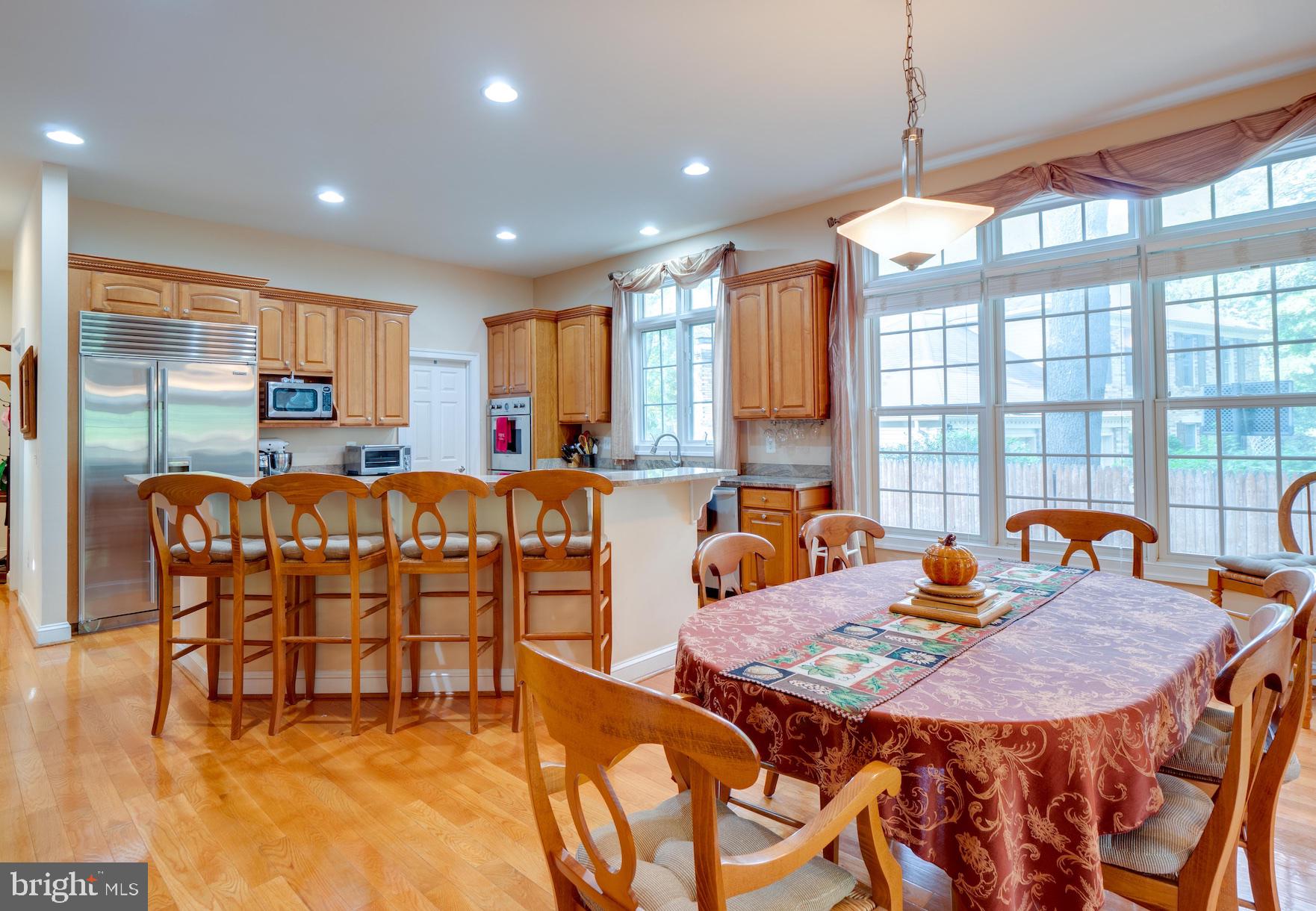 2015 Woodford Road Vienna, VA 22182 - Photo 20 of 73 Kitchen Dining