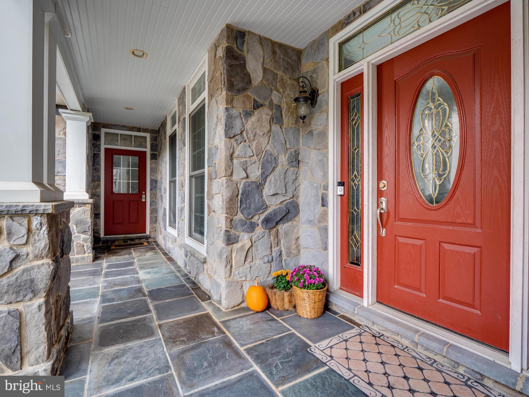 2015 Woodford Road Vienna, VA 22182 - Photo 3 of 73 Front Porch
