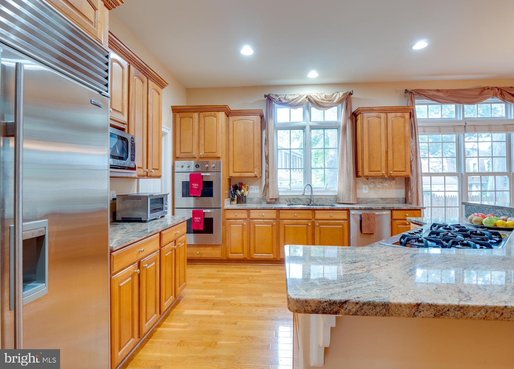 2015 Woodford Road Vienna, VA 22182 - Photo 22 of 73 Kitchen