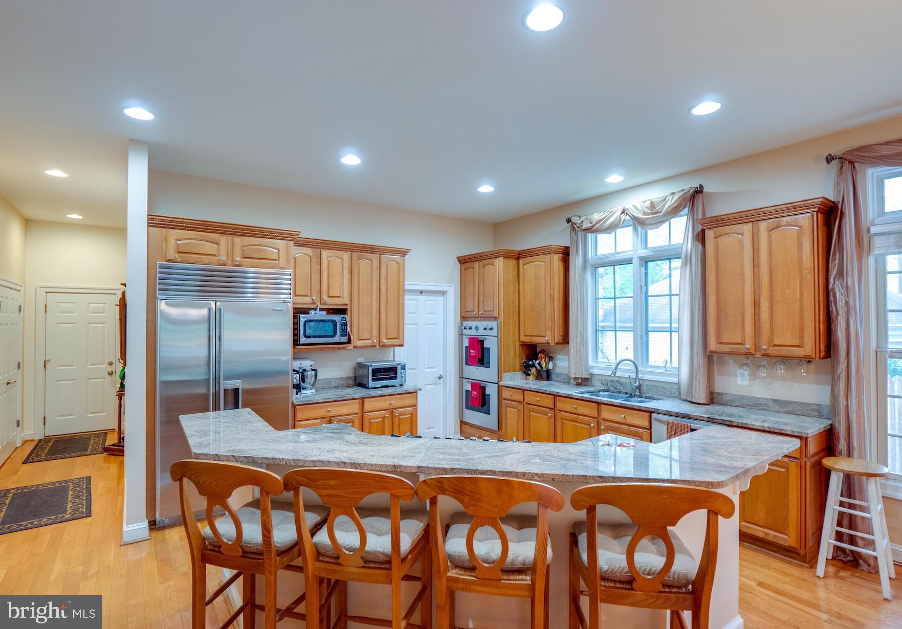 2015 Woodford Road Vienna, VA 22182 - Photo 25 of 73 Kitchen Island