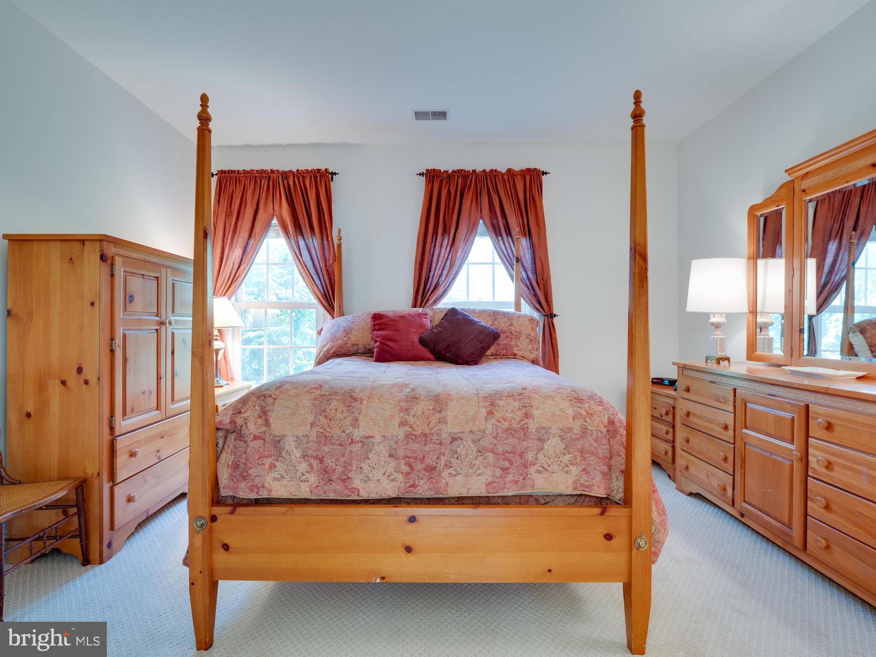 2015 Woodford Road Vienna, VA 22182 - Photo 32 of 73 Second Floor Bedroom 2