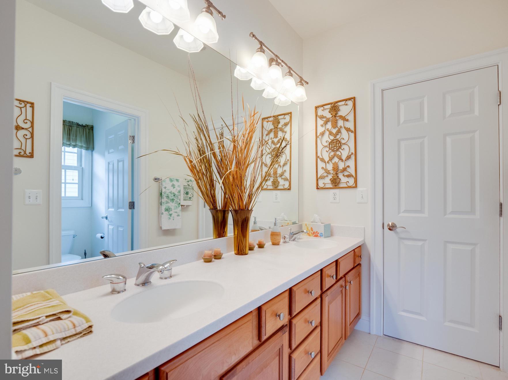 2015 Woodford Road Vienna, VA 22182 - Photo 33 of 73 Second Floor Jack & Jill Bath Room