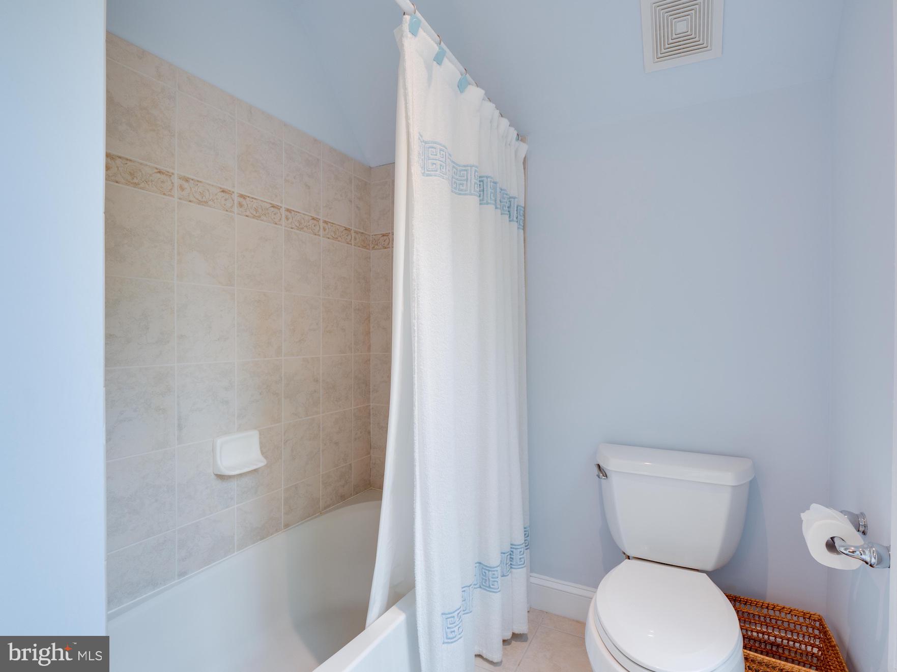 2015 Woodford Road Vienna, VA 22182 - Photo 41 of 73 Second Floor Bedroom 4 Full Bath