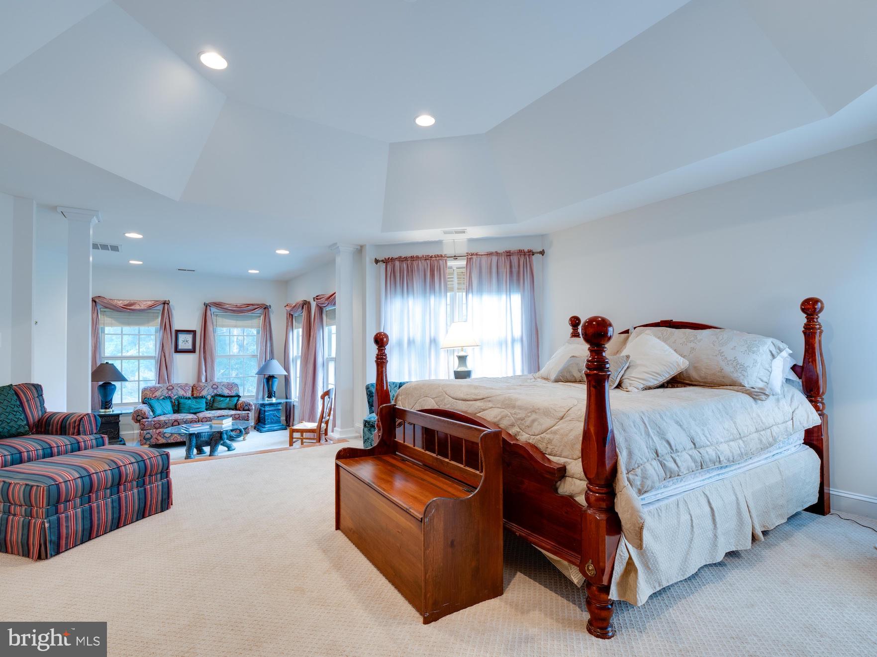 2015 Woodford Road Vienna, VA 22182 - Photo 44 of 73 Second Room Master Room