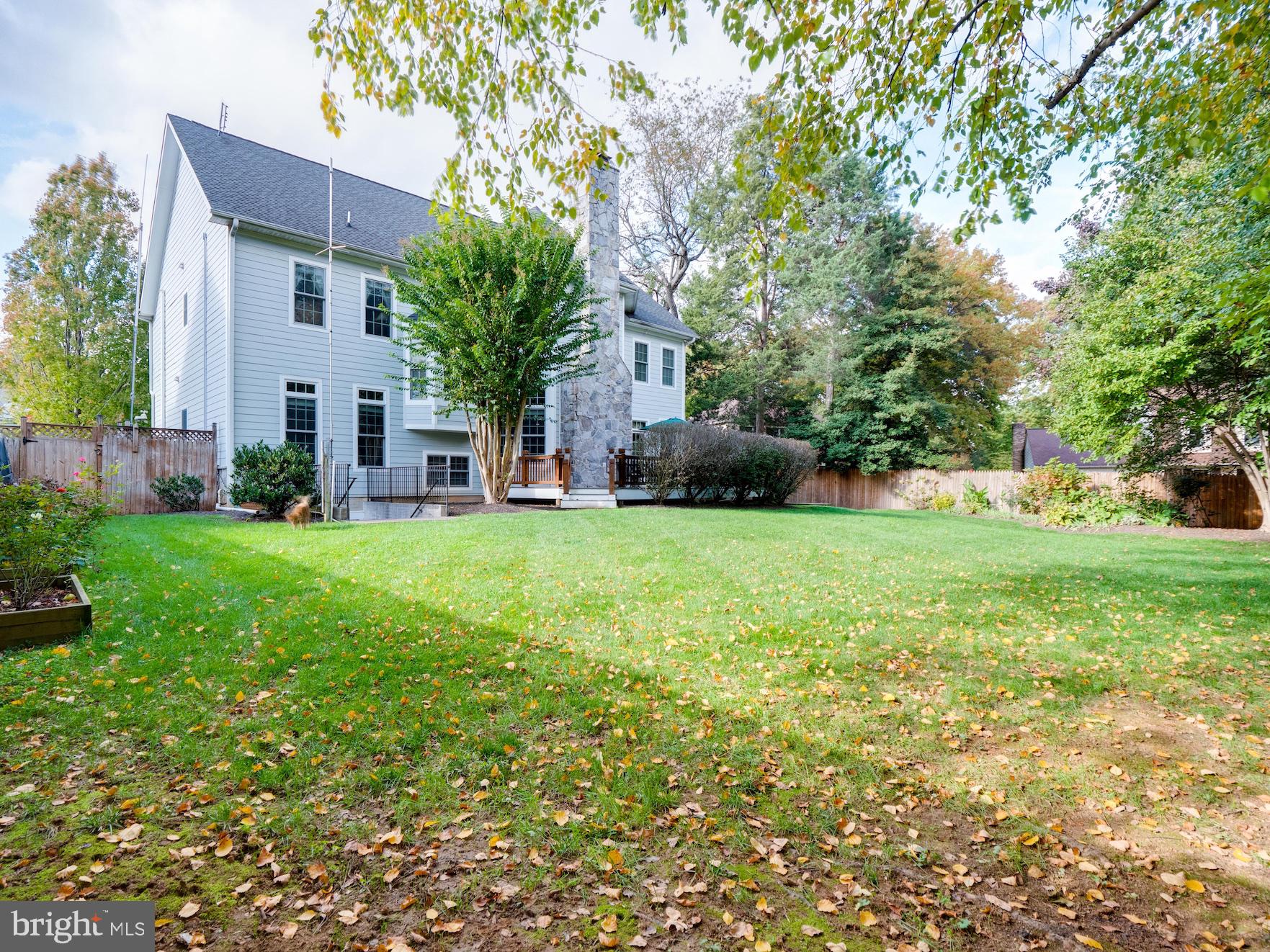 2015 Woodford Road Vienna, VA 22182 - Photo 68 of 73 Back Yard