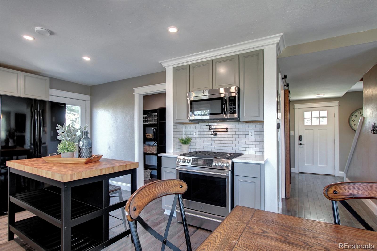 8693 North Pioneer Trail Road Parker, CO 80138 - Photo 17 of 39 Gallery Image 17