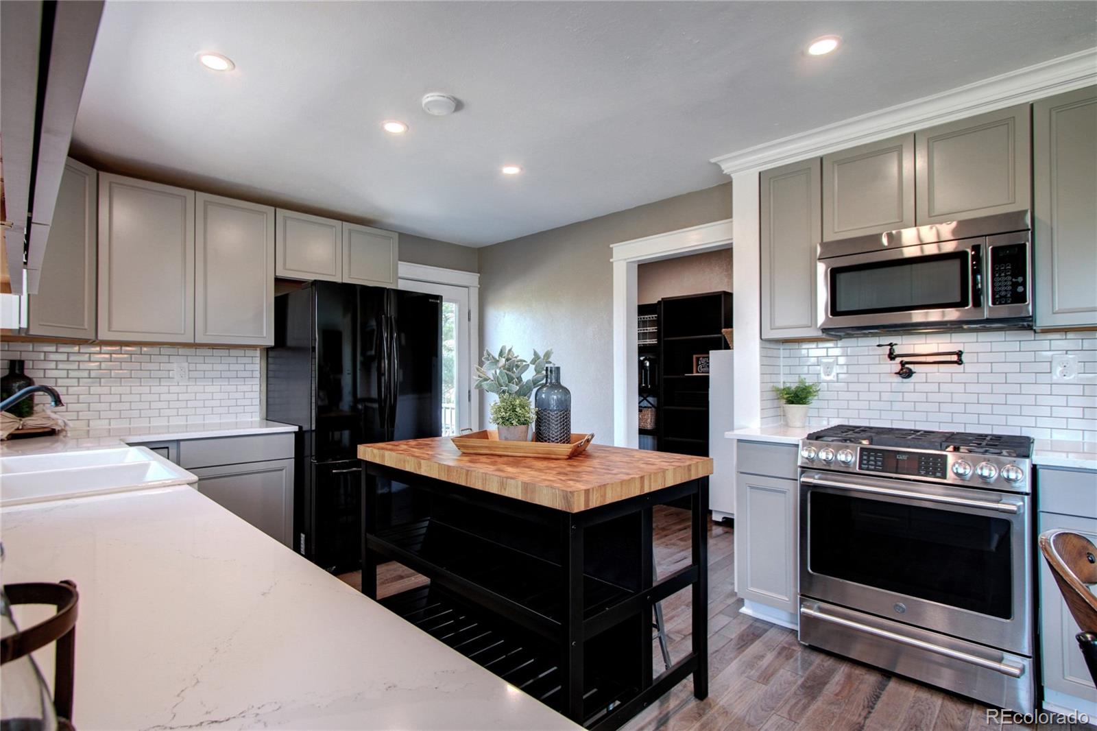 8693 North Pioneer Trail Road Parker, CO 80138 - Photo 19 of 39 Gallery Image 19
