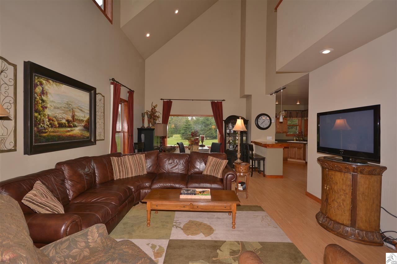 505 Hidden View Road Carlton, MN 55718 - Photo 2 of 16 Living Room/Great Room
