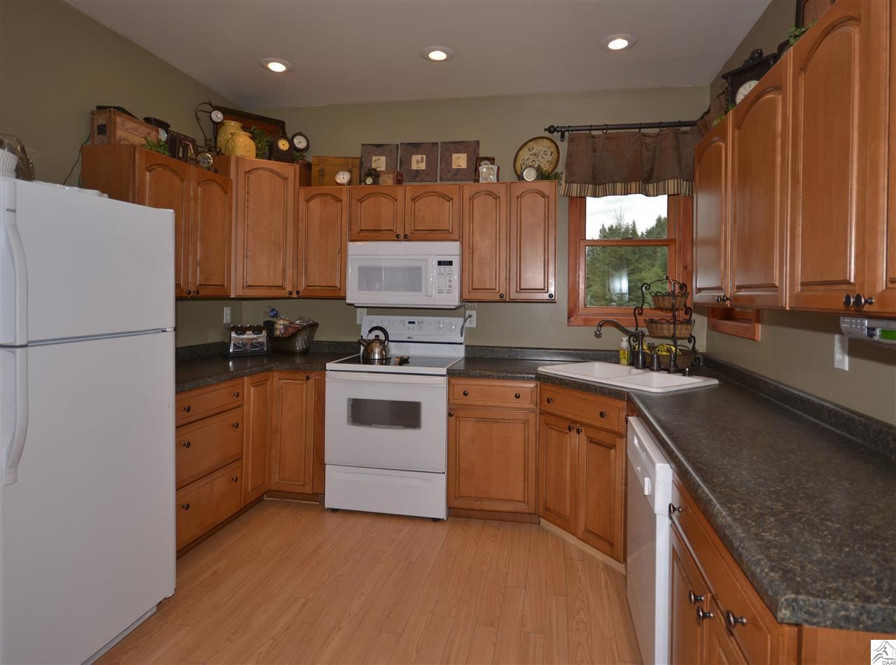505 Hidden View Road Carlton, MN 55718 - Photo 3 of 16 Kitchen