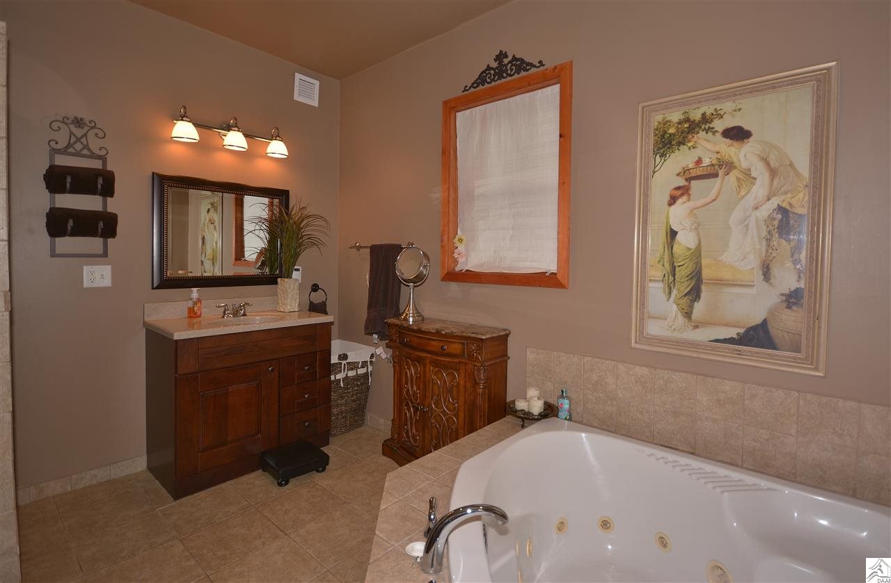 505 Hidden View Road Carlton, MN 55718 - Photo 6 of 16 Master Bath