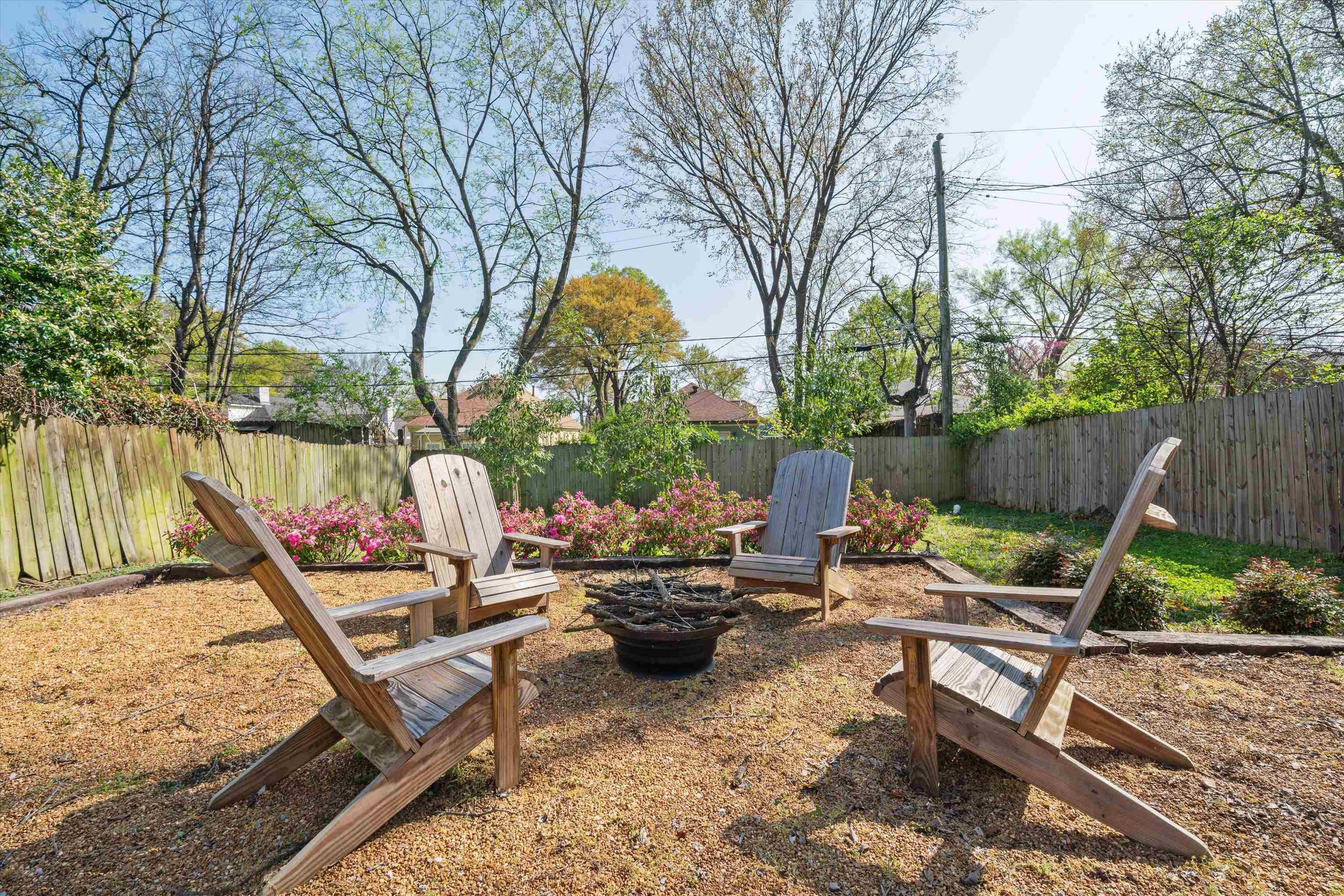 1893 Felix Avenue Memphis, TN 38114 - Photo 23 of 25 a view of a backyard with sitting area