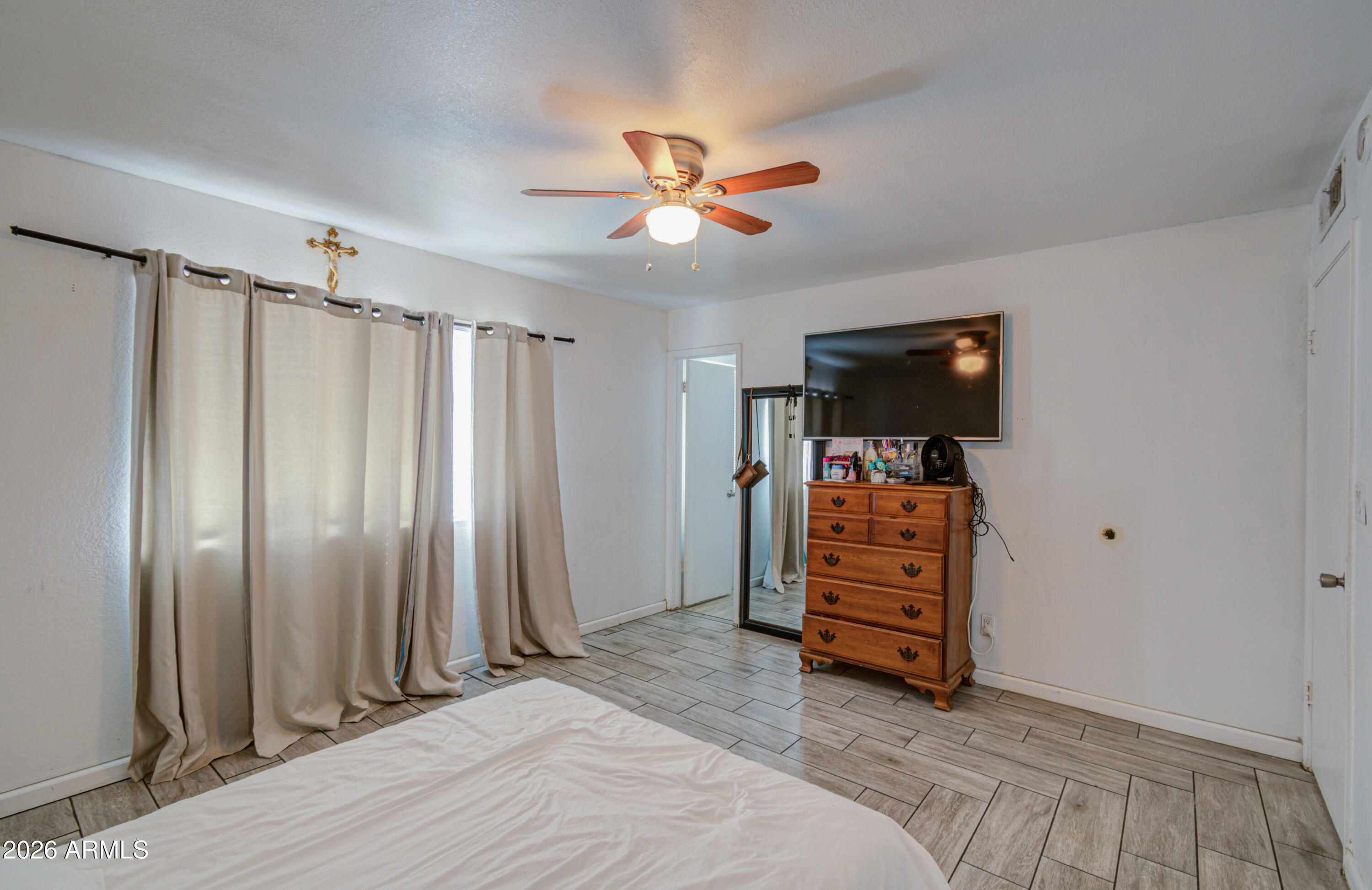 7530 West Roma Avenue Phoenix, AZ 85033 - Photo 22 of 40 Primary Bed 2