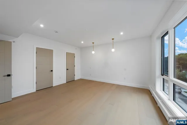 $1,499,999 | 2282 7th Avenue, Fort Lee, NJ 07024