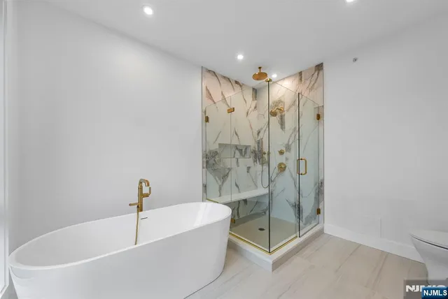 $1,499,999 | 2282 7th Avenue, Fort Lee, NJ 07024