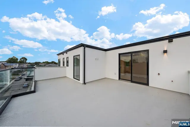 $1,499,999 | 2282 7th Avenue, Fort Lee, NJ 07024