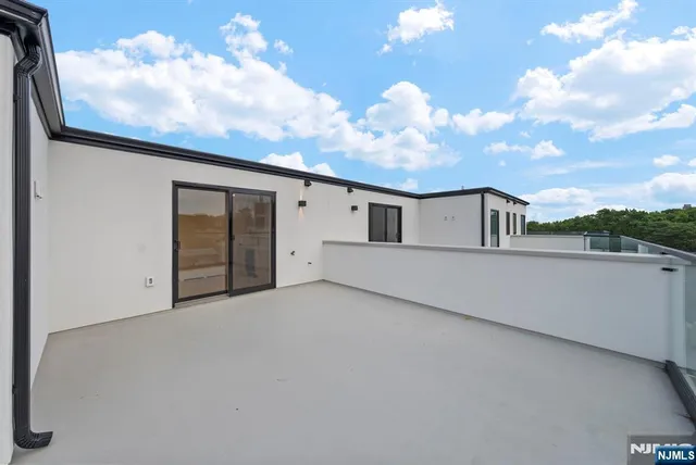 $1,499,999 | 2282 7th Avenue, Fort Lee, NJ 07024