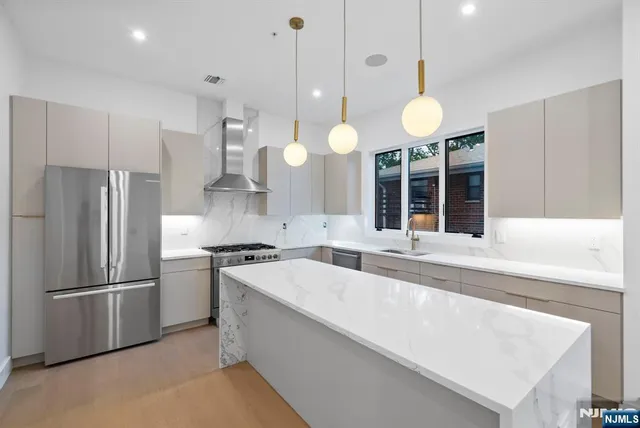 $1,499,999 | 2282 7th Avenue, Fort Lee, NJ 07024