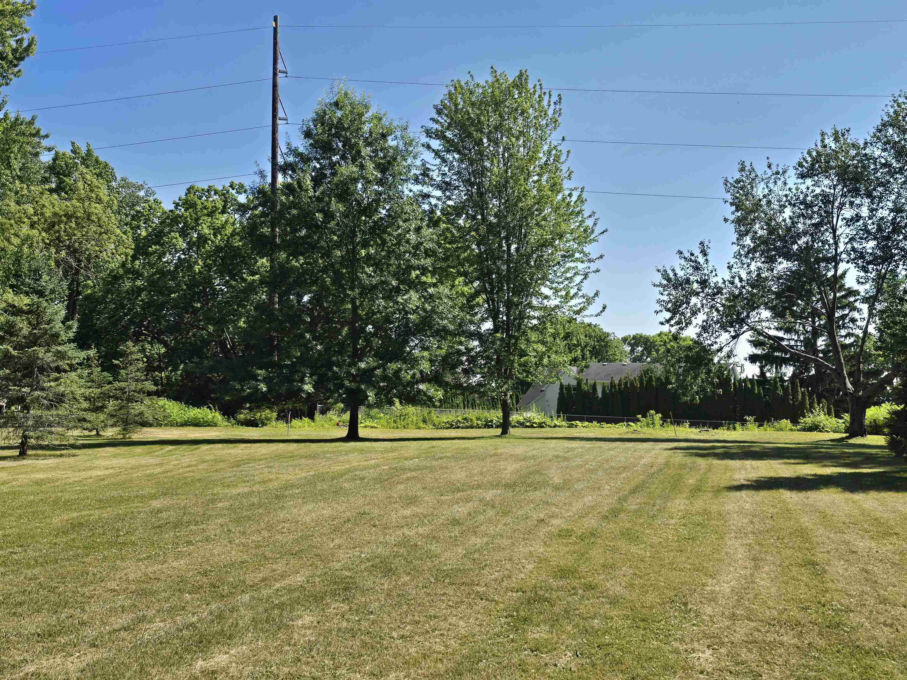 Lakeview Court Menasha, WI 54952 - Photo 3 of 6