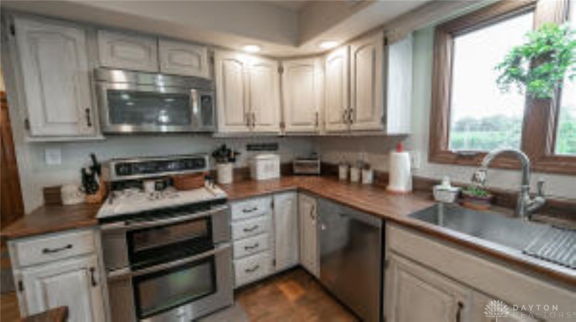 4540 Springfield Xenia Road Springfield, OH 45502 - Photo 11 of 47