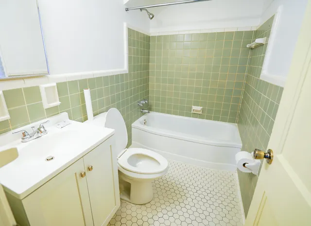 $1,200 | 17199 Meyers Road, Detroit, MI 48235