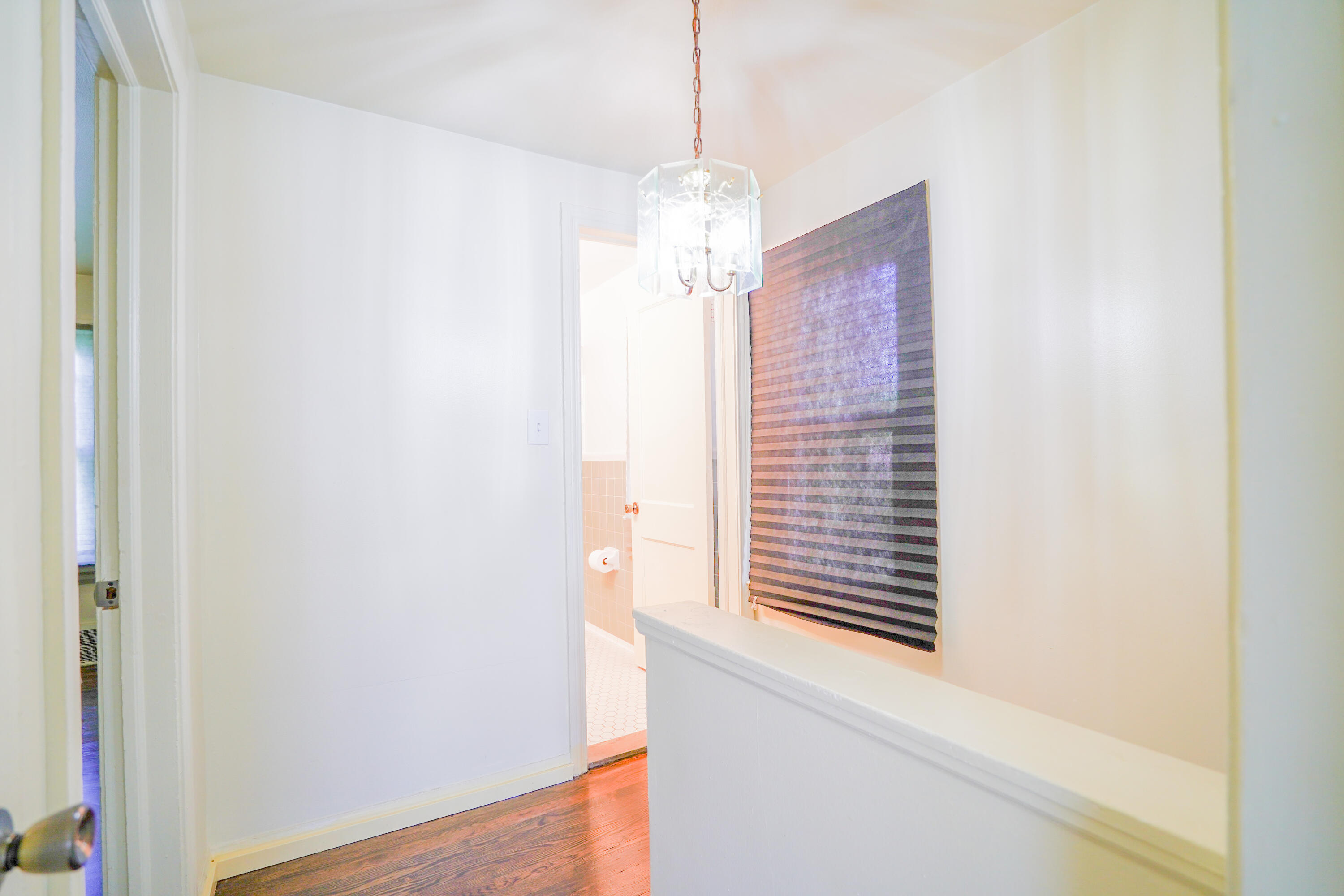 17199 Meyers Road Detroit, MI 48235 - Photo 8 of 10 MeyersUpstairsHall