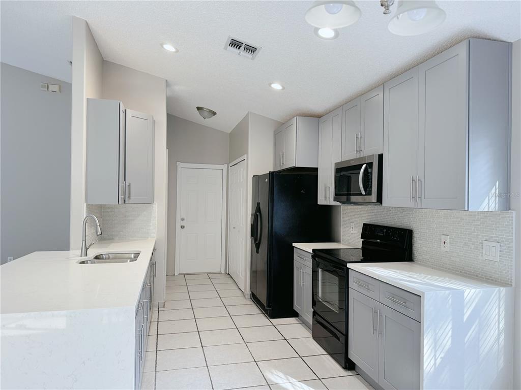 2342 Lily Pad Lane Kissimmee, FL 34743 - Photo 12 of 28