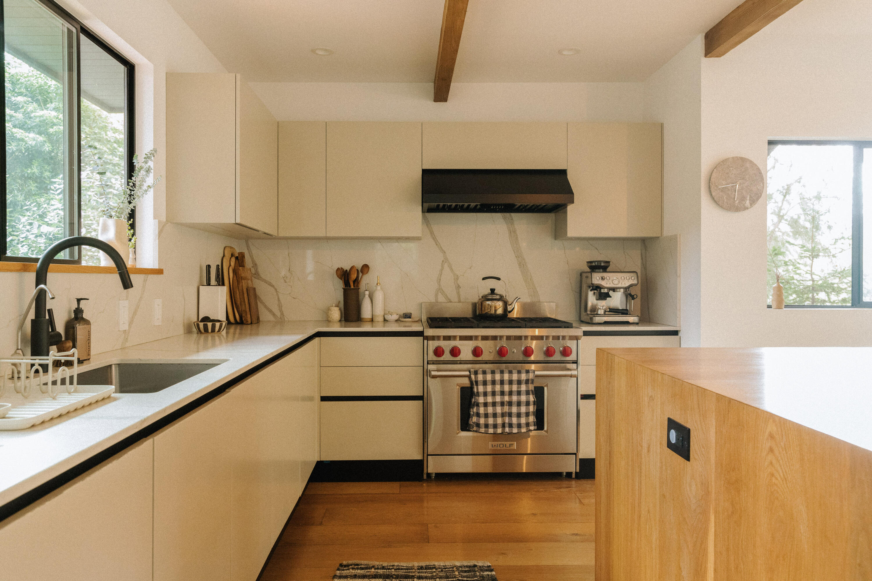 684 Ladera Lane Montecito, CA 93108 - Photo 10 of 29 .