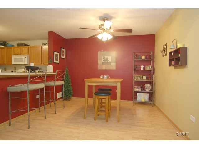 1440 McClure Road, Unit 1440 Aurora, IL 60505 - Photo 5 of 8