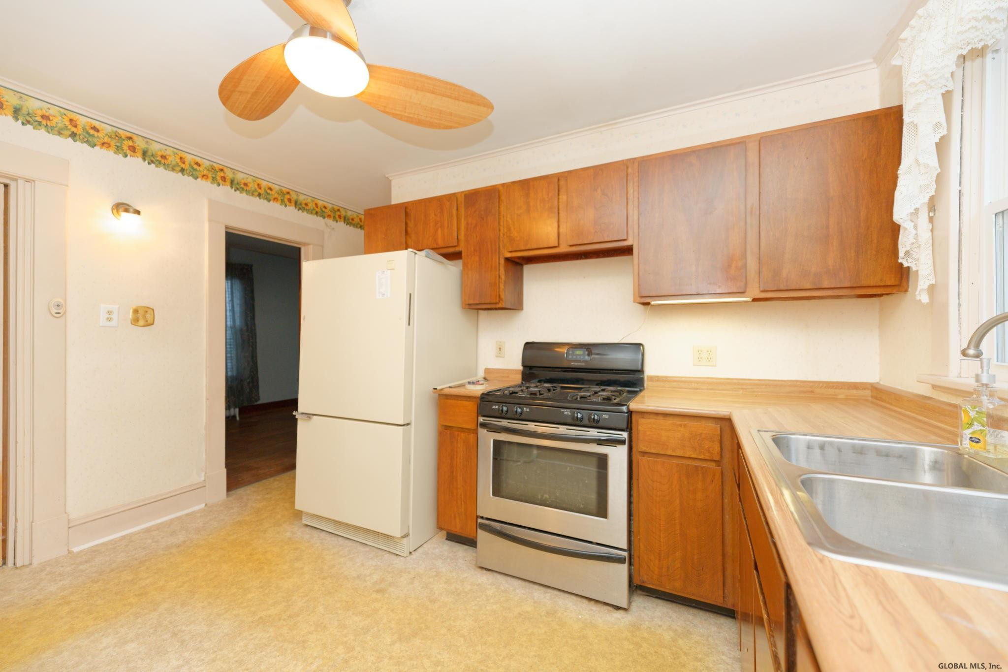 25 Hawk Street Schenectady, NY 12307 - Photo 14 of 44 Photo 14