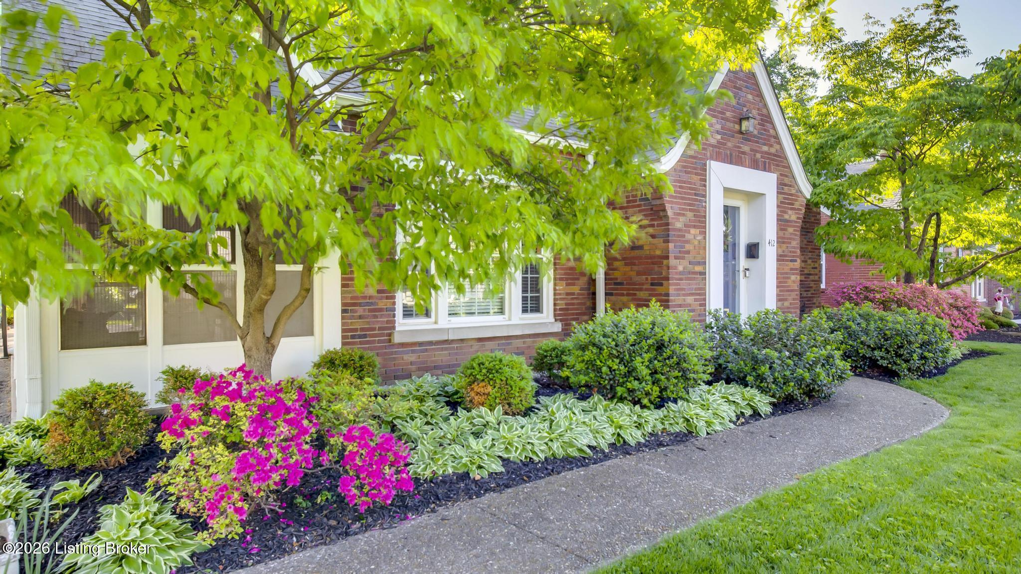 412 Oread Road Louisville, KY 40207 - Photo 2 of 38 412_OreadRd_40207_175