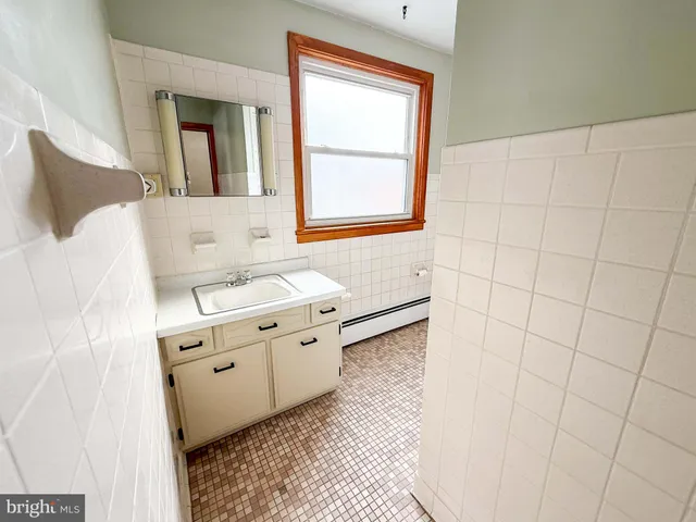 $875 | 1520 Philadelphia Avenue, Unit A, Chambersburg, PA 17201