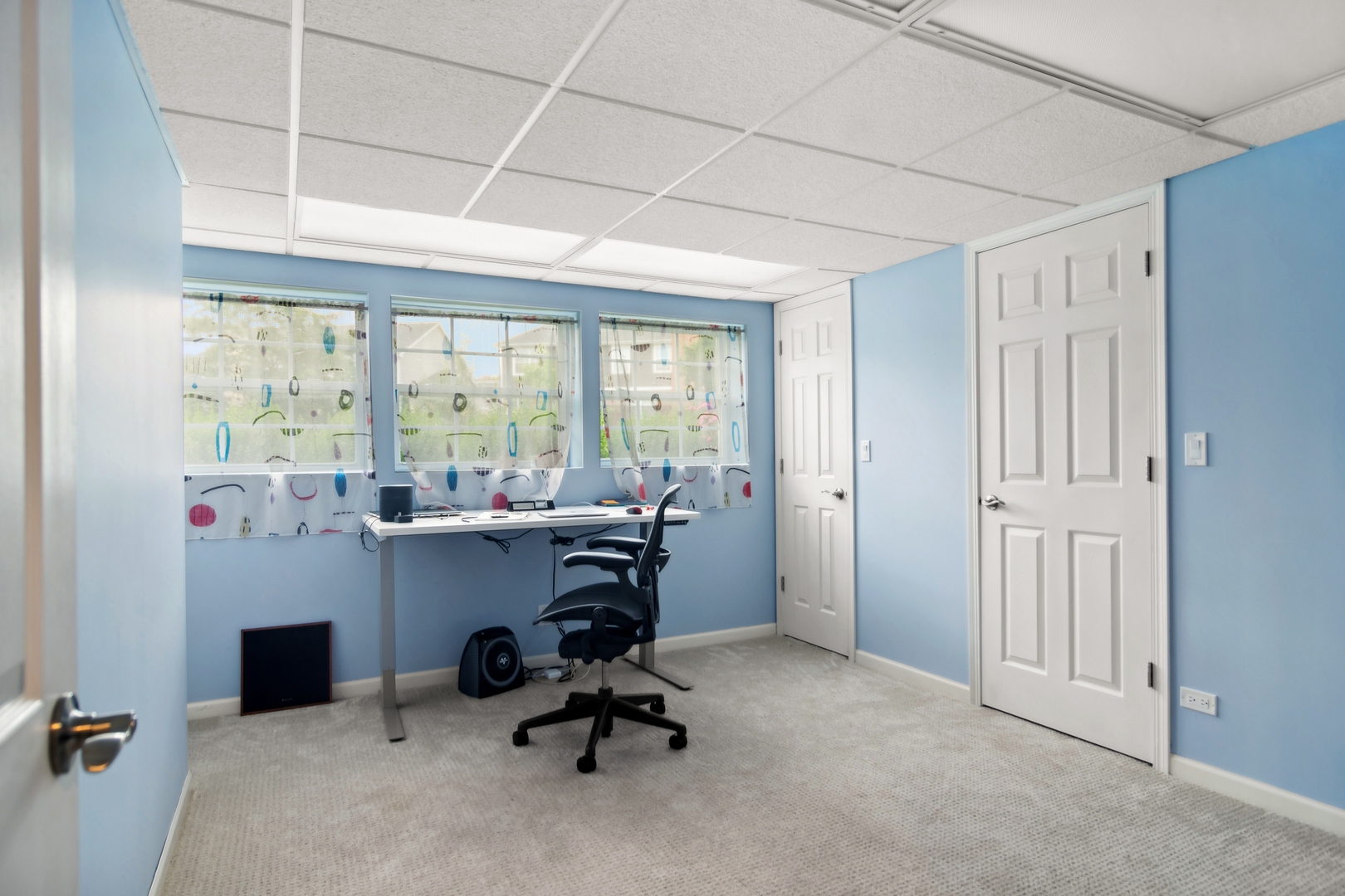 571 Quaker Ridge Court Vernon Hills, IL 60061 - Photo 14 of 17 a view of a workspace with furniture and a window