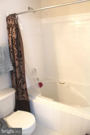 $3,350 | 3577 Ellery Circle, Falls Church, VA 22041