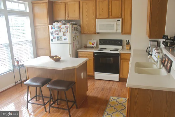 $3,350 | 3577 Ellery Circle, Falls Church, VA 22041