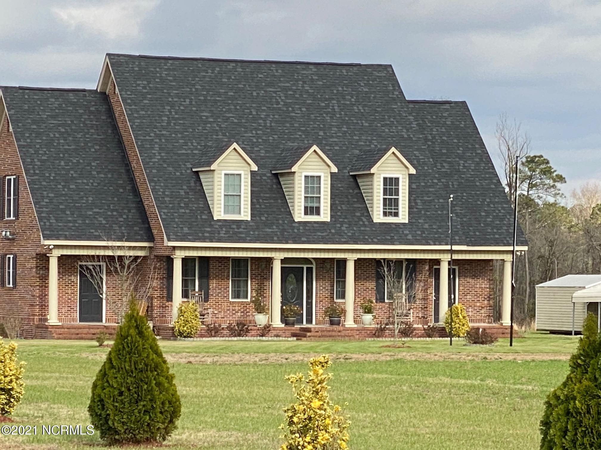 591 Reedsford Road Clinton, NC 28328 - Photo 2 of 41 IMG_3939