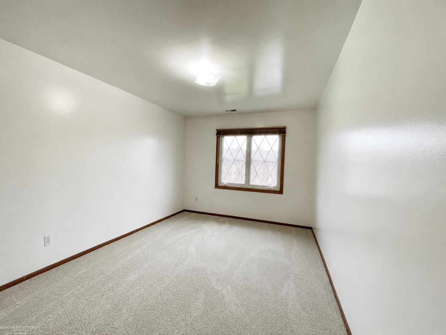 54749 Shelby Road, Unit 65 / 4 Utica, MI 48316 - Photo 16 of 28