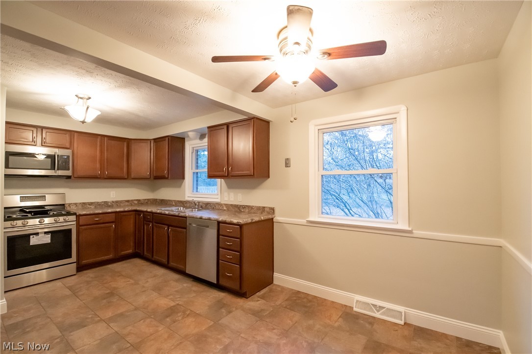 486 Harris Road Cleveland, OH 44143 - Photo 4 of 23 Gallery Image 4
