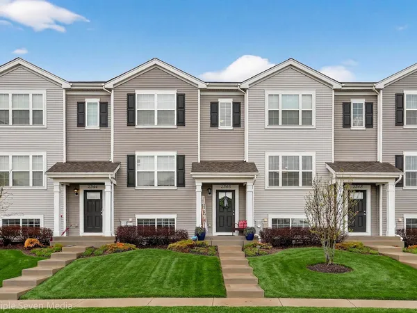 $309,900 | 2346 Upland Road, Unit 2274, Pingree Grove, IL 60140