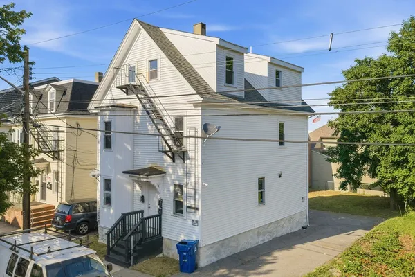 $539,999 | 1272 Pleasant Street, New Bedford, MA 02740