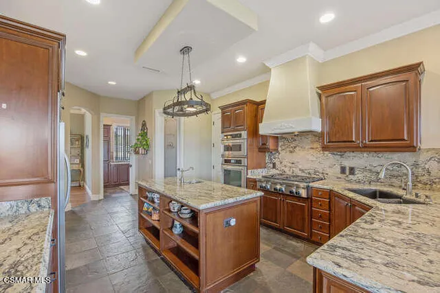 $875,000 | 39860 86th Street West, Leona Valley, CA 93551