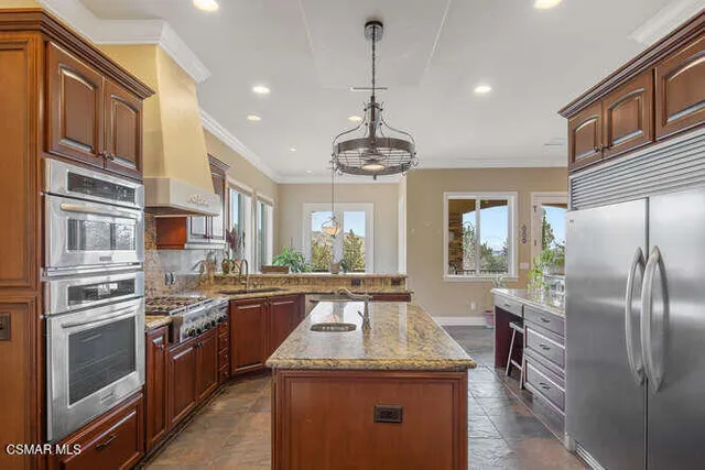 $875,000 | 39860 86th Street West, Leona Valley, CA 93551