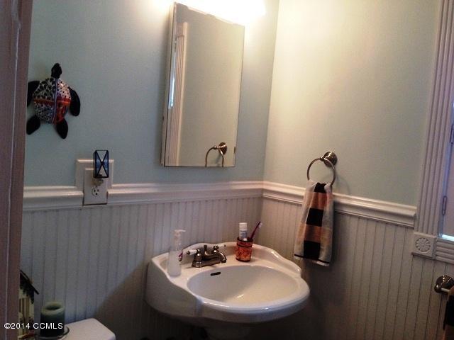 105 Channel Rock Road Beaufort, NC 28516 - Photo 34 of 103 Guest Bath